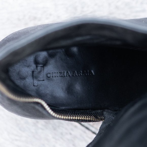 Cinzia Araia Black Leather Ankle Boots - Picture 5 of 6